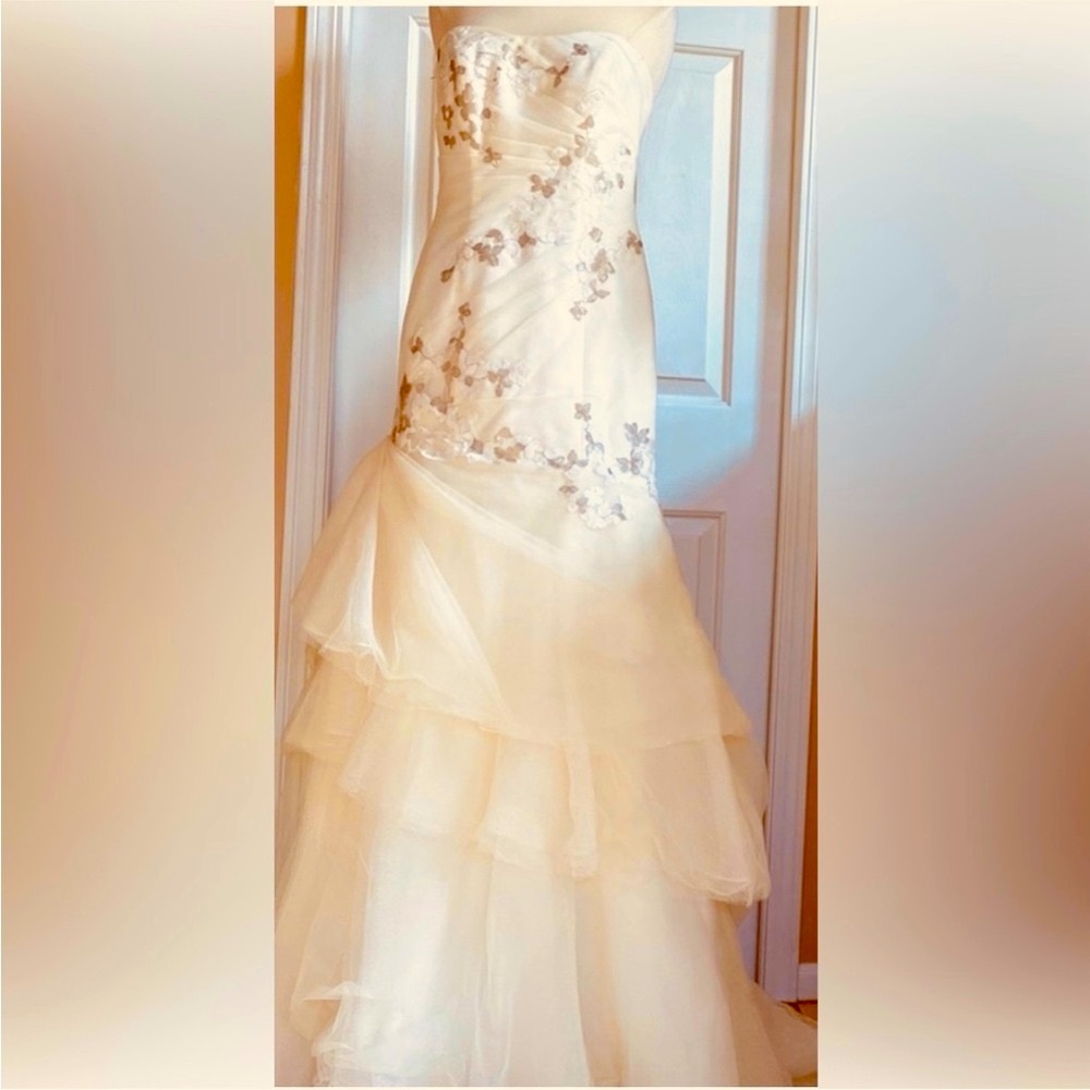 Galina wedding dress size 6 - Picture 3 of 14